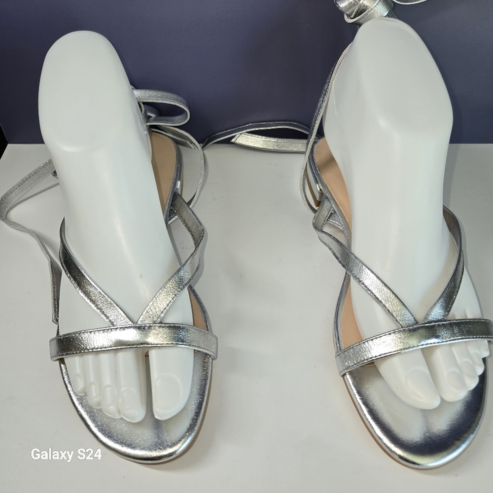 Stuart Weitzman Anita Silver Sandals Size 6 NWOT - Picture 2 of 7